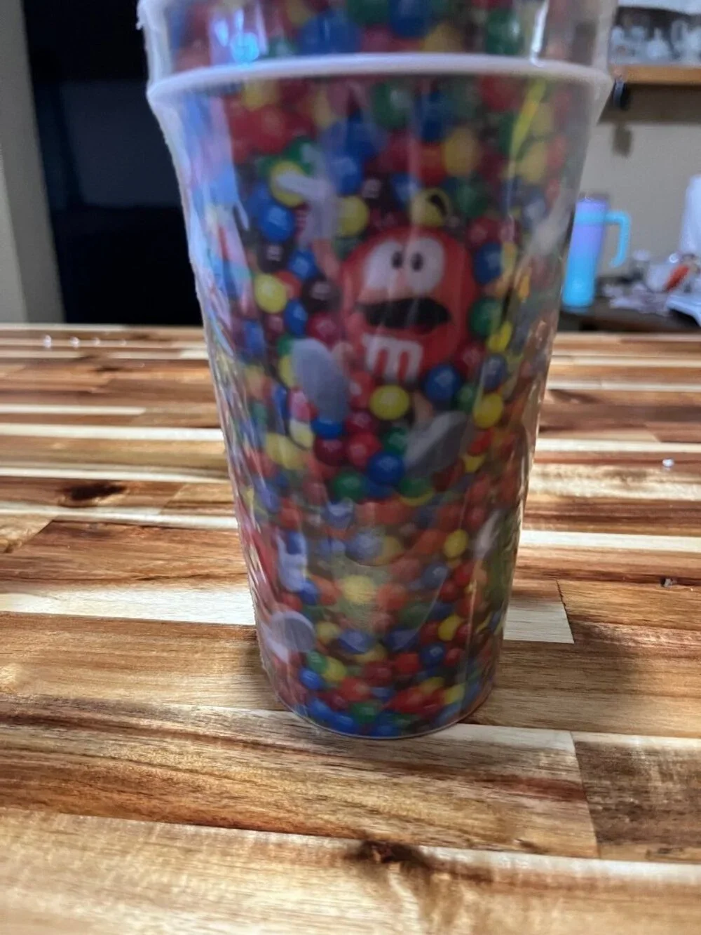 Vintage collectible 3D M&M plastic 4, 12oz cups